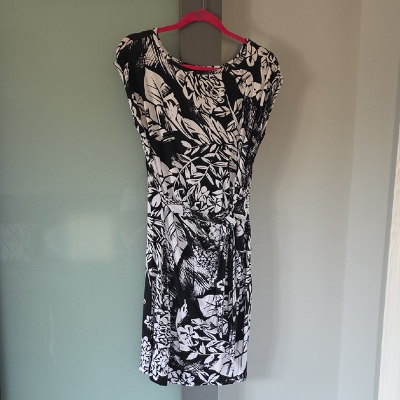 Denver Hayes Dresses & Skirts - Denver Hayes Size L Sleeveless Floral Dress